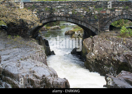 Pont-y-paar Brücke, Fluss Llugwy (Afon Llugwy), Betws-y-Coed, Clwyd, Wales, UK. Stockfoto