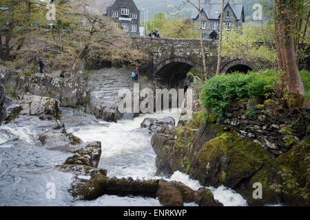 Pont-y-paar Brücke, Fluss Llugwy (Afon Llugwy), Betws-y-Coed, Clwyd, Wales, UK. Stockfoto