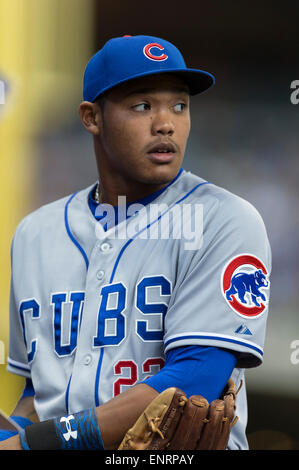 Milwaukee, WI, USA. 9. Mai 2015. Chicago Cubs zweiter Basisspieler Addison Russell #22 vor dem Hauptliga-Baseball-Spiel zwischen den Milwaukee Brewers und den Chicago Cubs im Miller Park in Milwaukee, Wisconsin. John Fisher/CSM/Alamy Live-Nachrichten Stockfoto