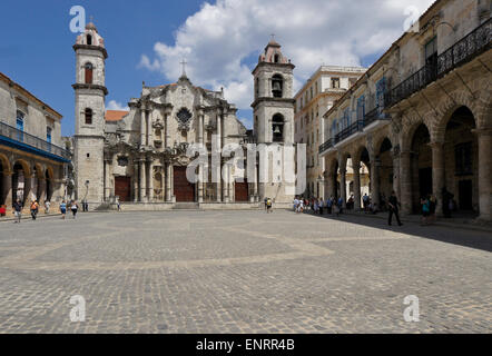 Die Kathedrale am Plaza De La Catedral (Domplatz), Habana Vieja (Altstadt), Kuba Stockfoto