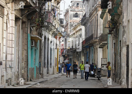 Alltag in Habana Vieja (Altstadt von Havanna), Kuba Stockfoto