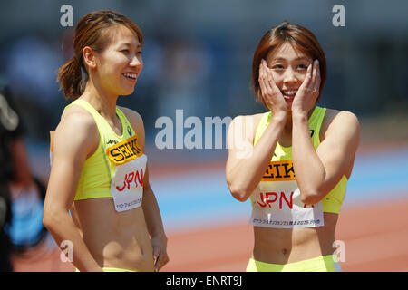 Kawasaki, Frauen-4100mR Todoroki Stadium, Kanagawa, Japan. 10. Mai 2015. (L-R) Chisato Fukushima, Kana Ichikawa (JPN) Leichtathletik: IAAF World Challenge Seiko Golden Grand Prix in Kawasaki, Frauen-4100mR Todoroki Stadium, Kanagawa, Japan. Bildnachweis: Yusuke Nakanishi/AFLO SPORT/Alamy Live-Nachrichten Stockfoto