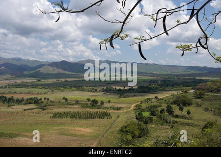 Ansicht des Valle de Los Ingenios (Tal der Zuckerfabriken) vom Mirador De La Loma del Puerto, Trinidad, Kuba Stockfoto