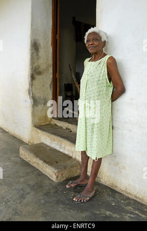 Afro-Cuban-alte, Nachkomme von freigelassenen Sklaven, Valle de Los Ingenios (Tal der Zuckerfabriken), Trinidad, Kuba Stockfoto