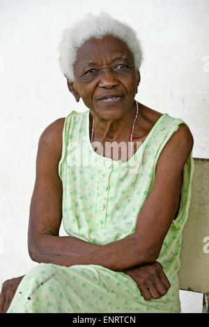 Afro-Cuban-alte, Nachkomme von freigelassenen Sklaven, Valle de Los Ingenios (Tal der Zuckerfabriken), Trinidad, Kuba Stockfoto