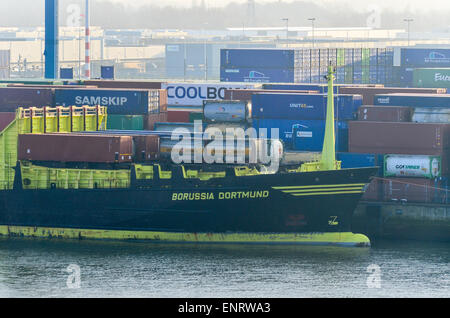 Borussia Dortmund-Schiff im Hafen von Rotterdam, Niederlande angedockt Stockfoto