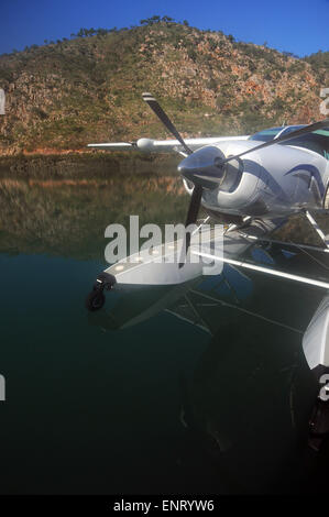 Wasserflugzeug in Zyklon Creek in der Nähe von horizontalen Wasserfälle, Buccaneer-Archipel, Kimberley, Western Australia. keine PR Stockfoto