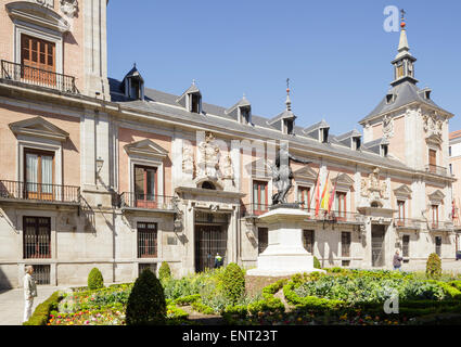 Casa De La Villa (Ehemaliges Rathaus) in Plaza De La Villa, Madrid, Spanien Stockfoto