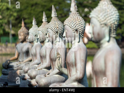Buddha-Statuen in Seema Malaka Meditationszentrum, Colombo, Sri Lanka Stockfoto