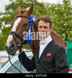 Badminton, Gloucestershire, UK.10th Mai 2015. Der Brite William Fox-Pitt und Chili-Morgen sind die 2015 Gewinner des The Mitsubishi Badminton Horse Trials. Bildnachweis: Charlie Bryan/Alamy Live News Stockfoto