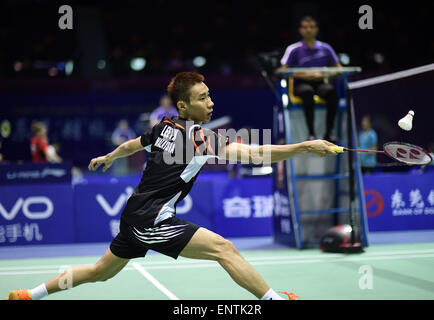 Dongguan, China Guangdong Provinz. 11. Mai 2015. Malaysias Lee Chong Wei kehrt ein Schuss in Indiens Srikanth Nammalwar Kidambi während des ersten Spiels an der Sudirman Cup BWF Mixed Team WM 2015 in Dongguan, Ost-China Guangdong Provinz, 11. Mai 2015. Bildnachweis: Liu Dawei/Xinhua/Alamy Live-Nachrichten Stockfoto