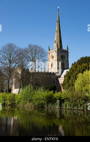 Holy Trinity Church (Shakespeares Grabstätte) am Fluss Avon, Stratford Warwickshire, England, Vereinigtes Königreich Stockfoto