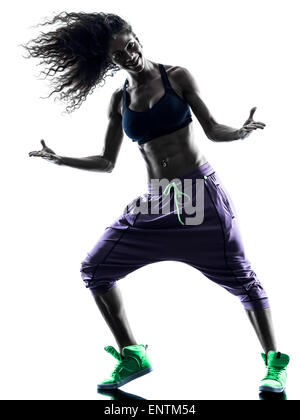 eine Afrikanerin Frau Zumba Tänzer tanzen Übungen im Studio Silhouette isoliert auf weißem Hintergrund Stockfoto