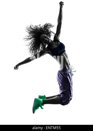 eine Afrikanerin Frau Zumba Tänzer tanzen Übungen im Studio Silhouette isoliert auf weißem Hintergrund Stockfoto