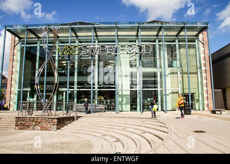 M & S einfach Essen im Gallagher Retail Park in 'Docks Dundee SF'; Dundee, UK Stockfoto