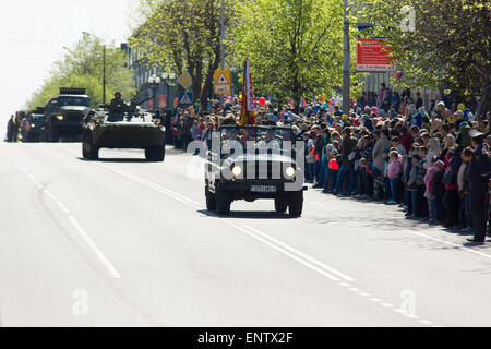 9. Mai 2015; Belarus, Borisov: Illustration Parade der Tag des Sieges in Borisov. Bewegung von militärischer Ausrüstung. Stockfoto