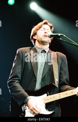 Eric Clapton auf der Bühne in der Mitte von Brighton, Brighton, 1. Februar 1992. Stockfoto