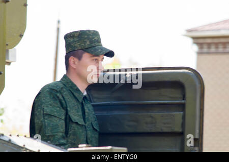 9. Mai 2015; Belarus, Borisov: Illustration Parade der Tag des Sieges in Borisov. Bewegung von militärischer Ausrüstung. Stockfoto