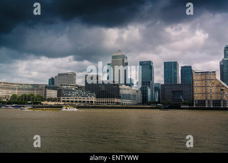 Ansicht von Canary Wharf, von der Südseite der Themse (Rotherhithe, Southwark, London). Stockfoto