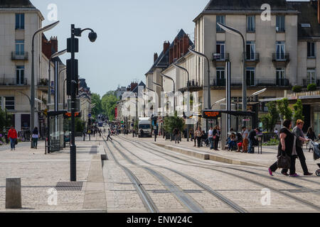 Straßenbahn und Straßenbahnen in Tours, Frankreich Stockfoto