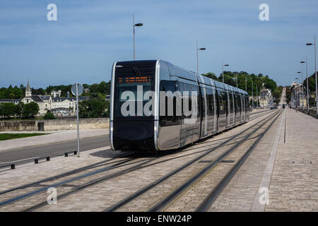 Straßenbahn und Straßenbahnen in Tours, Frankreich Stockfoto