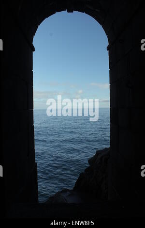 Ponta Sol alten Kai-Detail auf der Insel Madeira, vor dem Sonnenaufgang. Stockfoto