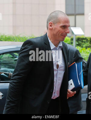 Brüssel, Belgien. 12. Mai 2015. Der griechische Finanzminister Yanis Varoufakis kommt, um eine Europäische Union (EU) Finance Minister treffen in das EU-Hauptquartier in Brüssel, 12. Mai 2015. Bildnachweis: Zhou Lei/Xinhua/Alamy Live-Nachrichten Stockfoto