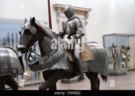 Rüstung für den Kampf. Plattenrüstung für Mensch und Pferd. Europa. Metropolitan Museum of Art. New York. USA. Stockfoto