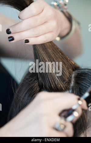 Friseur Haare schneiden Kundin Detail Stockfoto