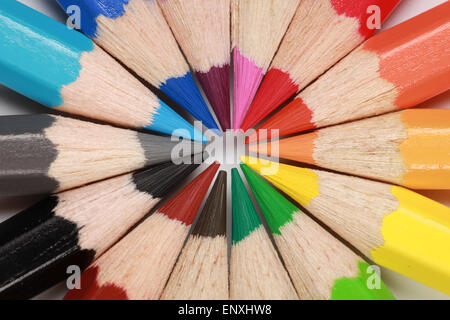 Kreis aus Buntstiften Stockfoto