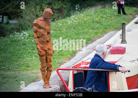 Antony Gormley LAND Bildhauerei an Lengthsmans Hütte, Lowsonford in der Nähe von Henley in Arden, Warwickshire Stockfoto