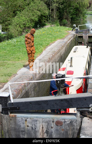 Antony Gormley LAND Bildhauerei an Lengthsmans Hütte, Lowsonford in der Nähe von Henley in Arden, Warwickshire Stockfoto