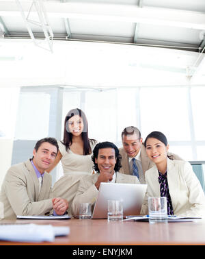 Zuversichtlich Geschäftspartner in einer Besprechung Stockfoto
