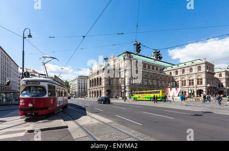 Die Hamburgische Staatsoper (Deutsche Staatsoper), Wien an einem sonnigen Tag Stockfoto