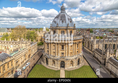 Blick auf die Radcliffe Camera, Brasenose College und All Souls College von St. Maria Jungfrau Kirche, Oxford, England, UK. Stockfoto