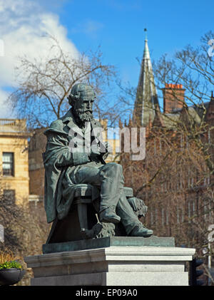 Statue von James Clerk Maxwell. St.Andrew Square, Edinburgh, Schottland, Vereinigtes Königreich, Europa. Stockfoto