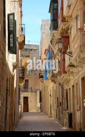 typische Straße in Vittoriosa, Malta Stockfoto