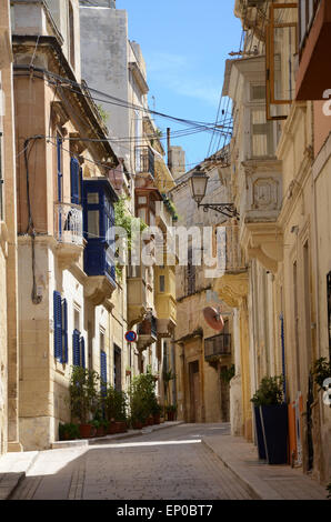 typische Straße in Vittoriosa, Malta Stockfoto