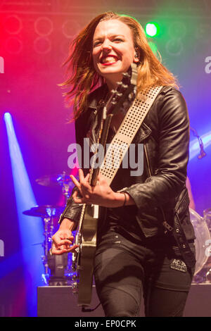 Somerset, Wisconsin, USA. 9. Mai 2015. Musiker LZZY HALE von Halestorm führt live auf der Bühne beim ersten nördlichen Invasion Music Festival "Weltweit lautesten Monat" im Somerset Amphitheater in Somerset, Wisconsin © Daniel DeSlover/ZUMA Draht/Alamy Live News Stockfoto