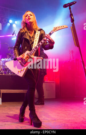Somerset, Wisconsin, USA. 9. Mai 2015. Musiker LZZY HALE von Halestorm führt live auf der Bühne beim ersten nördlichen Invasion Music Festival "Weltweit lautesten Monat" im Somerset Amphitheater in Somerset, Wisconsin © Daniel DeSlover/ZUMA Draht/Alamy Live News Stockfoto