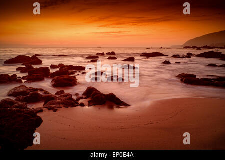 Sonnenuntergang Nachleuchten bei Cola Beach, Canacona, Goa, Indien Stockfoto