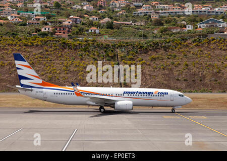 Smartwings Airline Boeing 737-800 Flugzeug auf dem Boden, Funchal Flughafen, Madeira Europa Stockfoto