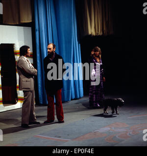 Der Österreichische Künstler Friedensreich Hundertwasser Zu Gast in der Show "Wünsch Dir war" Mit Dietmar Schönherr Und Vivi Bac Stockfoto