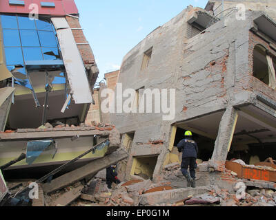 Kathmandu, Nepal. 12. Mai 2015. Ein frische Erdbeben hat in Nepal stattgefunden. Foto zeigt amerikanische Retter heute in Samakhusi Bezirk von Kathmandu Nepal. Stockfoto