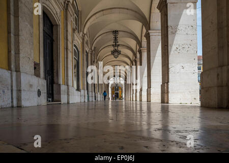 Arkade am Praça Comercio, Baixa, Lissabon, Portugal, Stockfoto