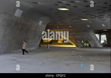 Wissenschaftsmuseum Phaeno in Wolfsburg-Niedersachsen-Deutschland modernen organischen Architektur Europas Stockfoto