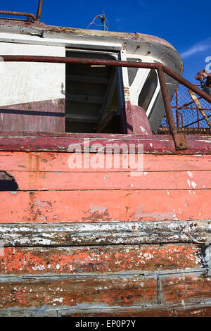 IQUIQUE, CHILE - 23. Januar 2015: Detail von einem alten hölzernen Fischerboot am 23. Januar 2015 in Iquique, Chile Stockfoto