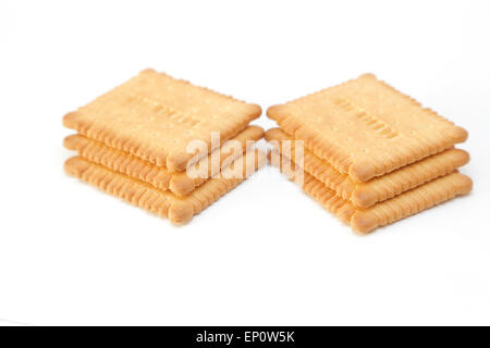 Stapel von Butterkekse auf weißem Hintergrund. Stockfoto