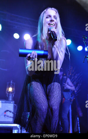 Raleigh, North Carolina, USA. 10. März 2000. BRITTANY HOLLJES Gruppe DELTA RAE durchführen im Ritz © Tina Fultz/ZUMA Draht/Alamy Live News Stockfoto