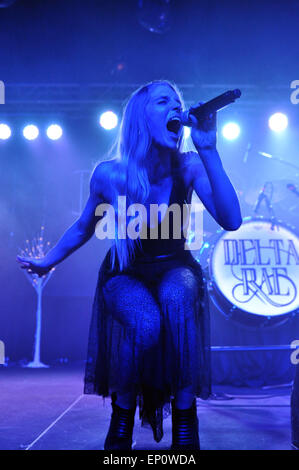 Raleigh, North Carolina, USA. 10. März 2000. BRITTANY HOLLJES Gruppe DELTA RAE durchführen im Ritz © Tina Fultz/ZUMA Draht/Alamy Live News Stockfoto